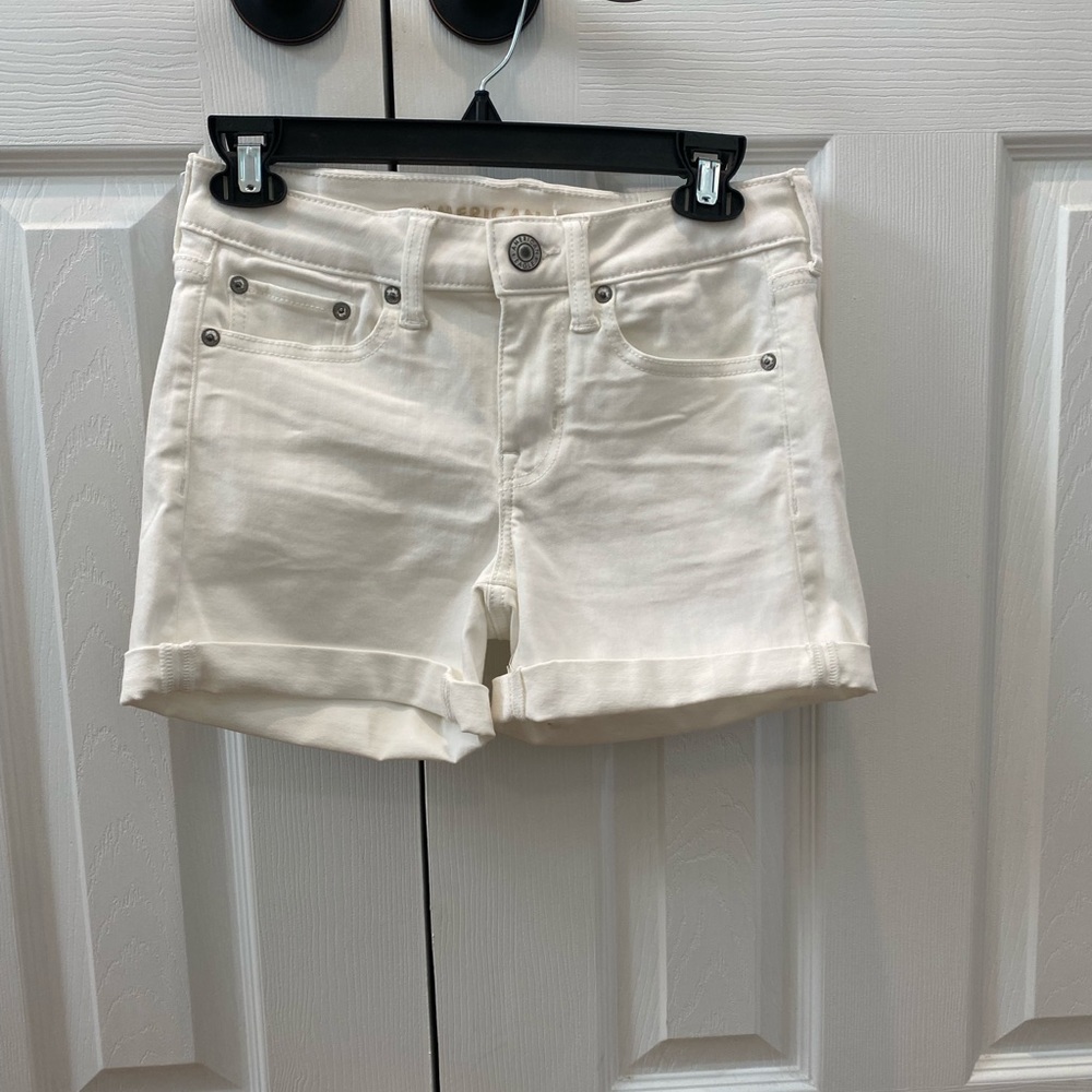 American Eagle White Next Level Stretch shorts. Never worn before.